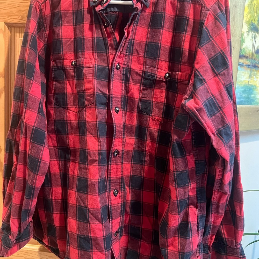 ARGYLE CULTURE Russel Simmons 
Red Black Plaid 
Long Sleeve 
Button Up 
Large
